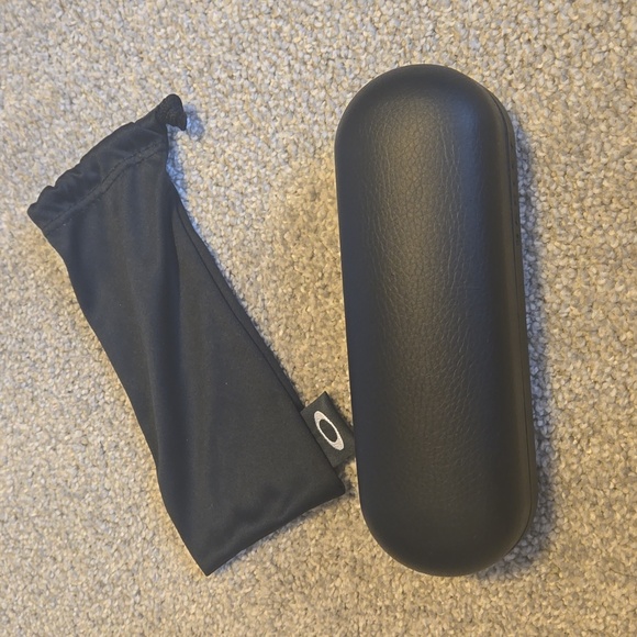 Oakley Glasses Case - Picture 4 of 5